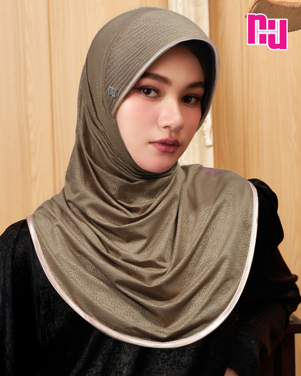 NUH MONOGRAM II ผ้าคลุมสวมสำเร็จ - ทรงฟองน้ำตรง