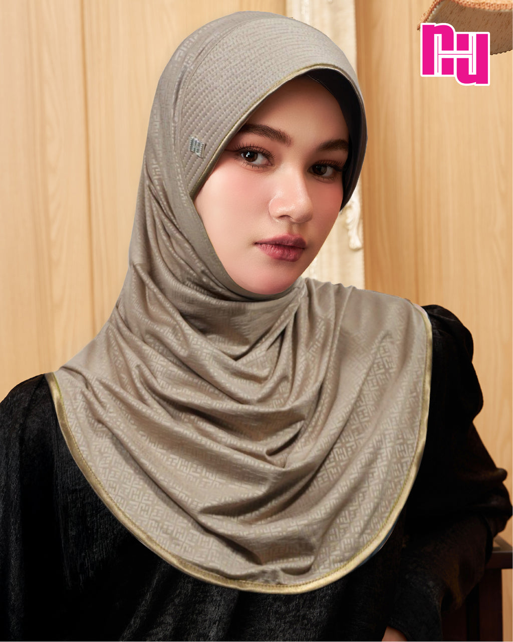 NUH MONOGRAM II ผ้าคลุมสวมสำเร็จ - ทรงฟองน้ำตรง