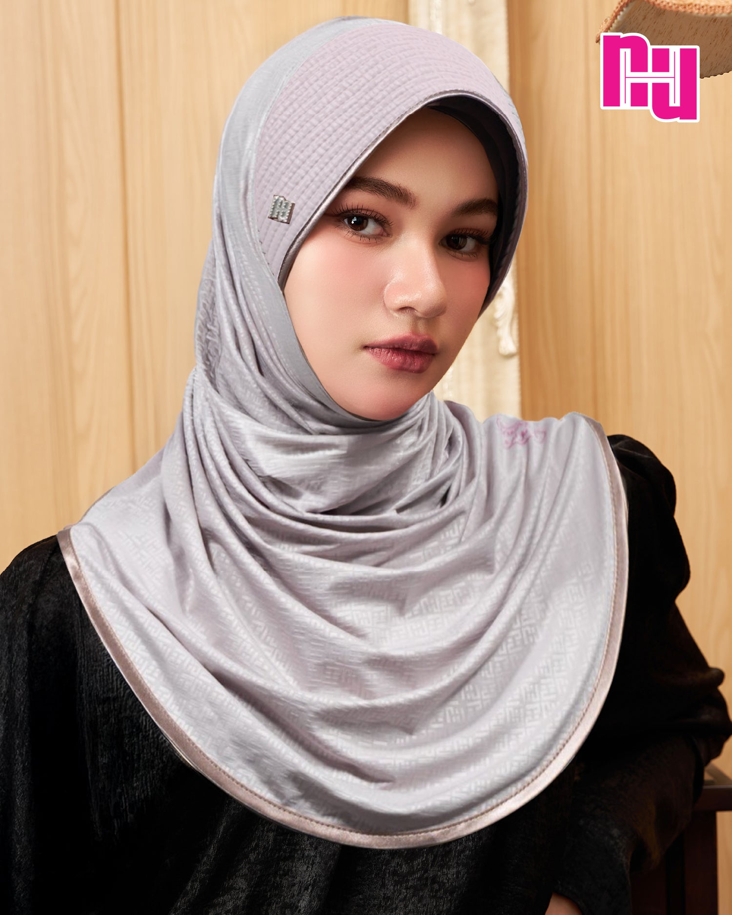 NUH MONOGRAM II ผ้าคลุมสวมสำเร็จ - ทรงฟองน้ำตรง