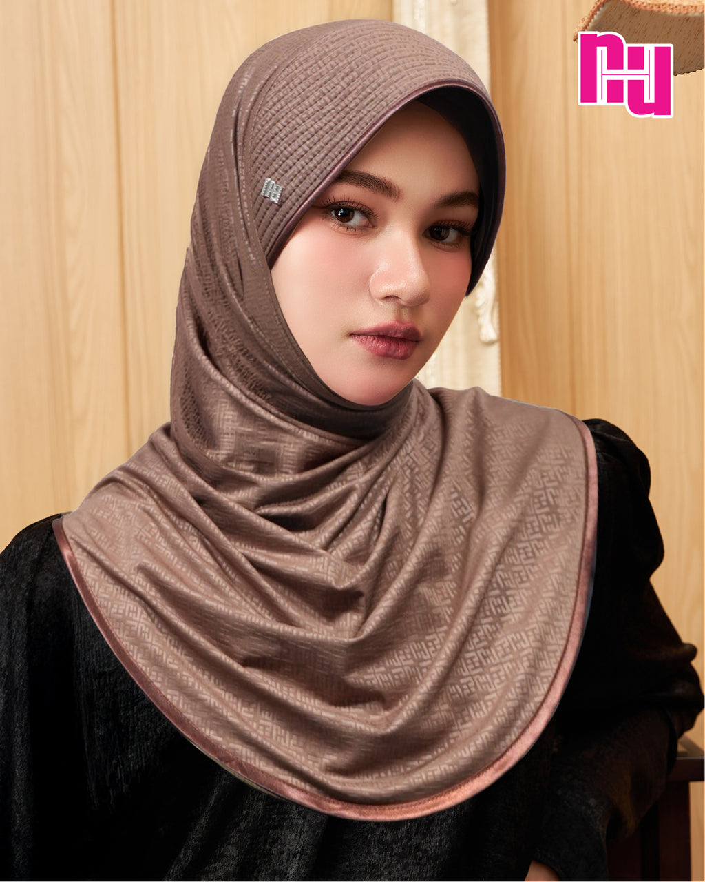 NUH MONOGRAM II ผ้าคลุมสวมสำเร็จ - ทรงฟองน้ำตรง
