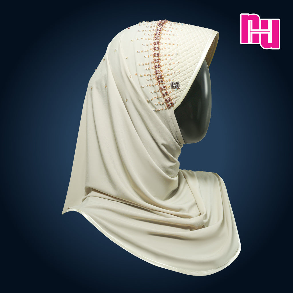 NUH CLASSIC CRYSTAL PREMIUM EDITION III - Ready-to-wear hijab embellished with crystal pearls