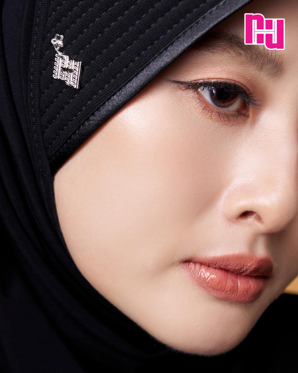 NUH CLASSIC STAR III (BLACK) - ผ้าคลุมสวมสำเร็จ