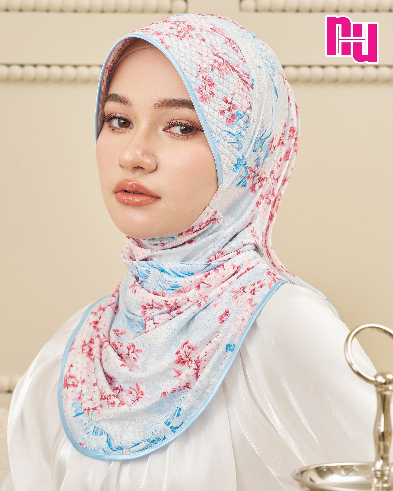 NUH HARU Ready-to-wear hijab – Sponge-like grid pattern (Glittery, sparkly fabric)