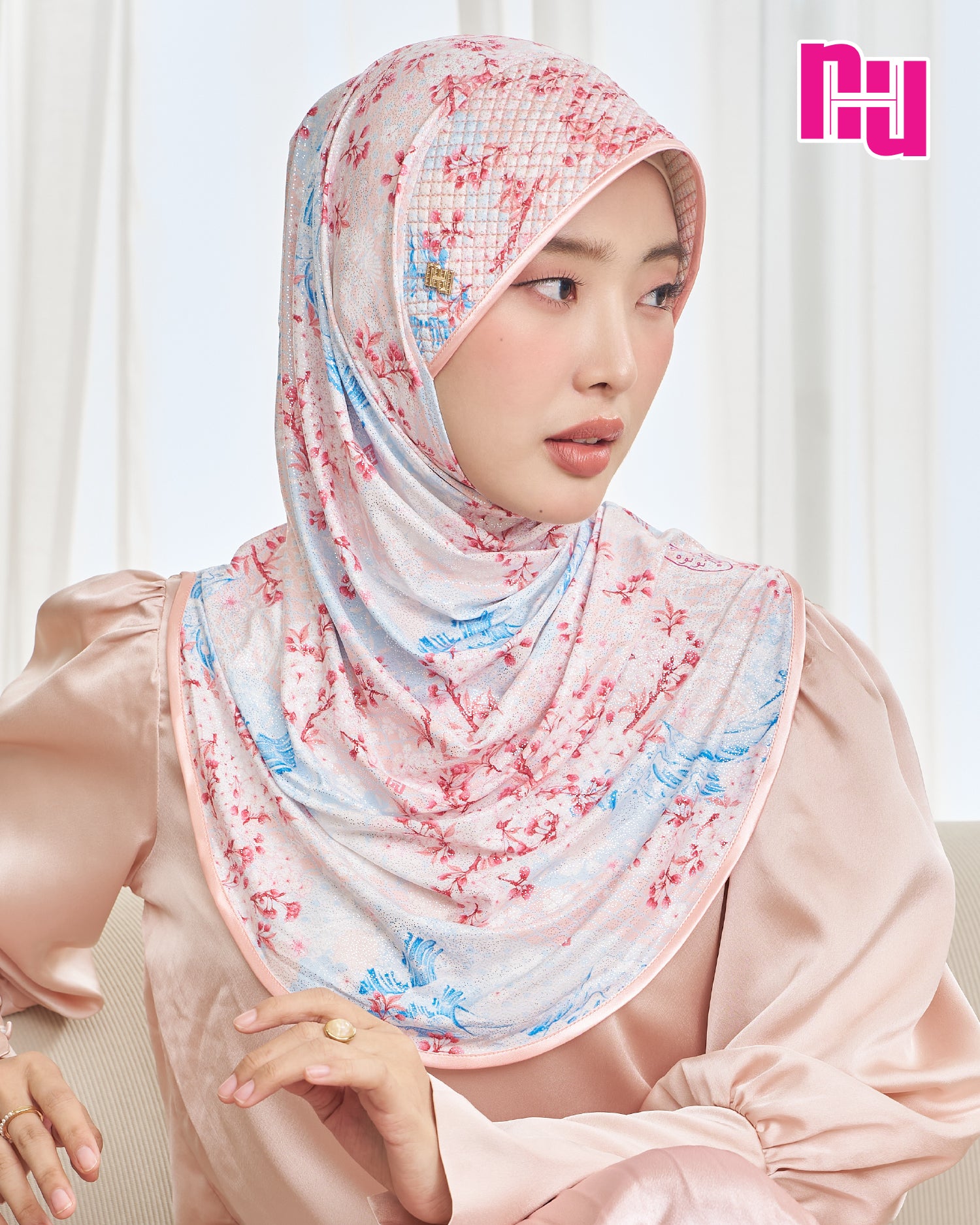NUH HARU Ready-to-wear hijab – Sponge-like grid pattern (Glittery, sparkly fabric)
