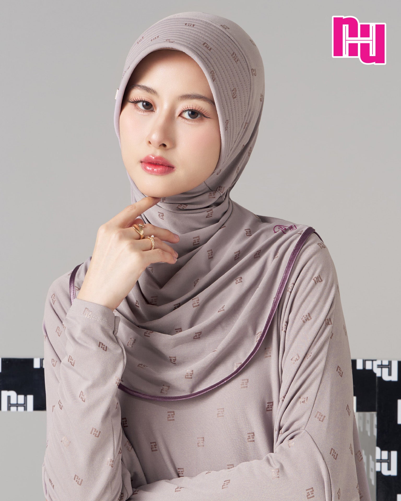 NUH BLACK Ready-to-wear hijab – Regular foam padding