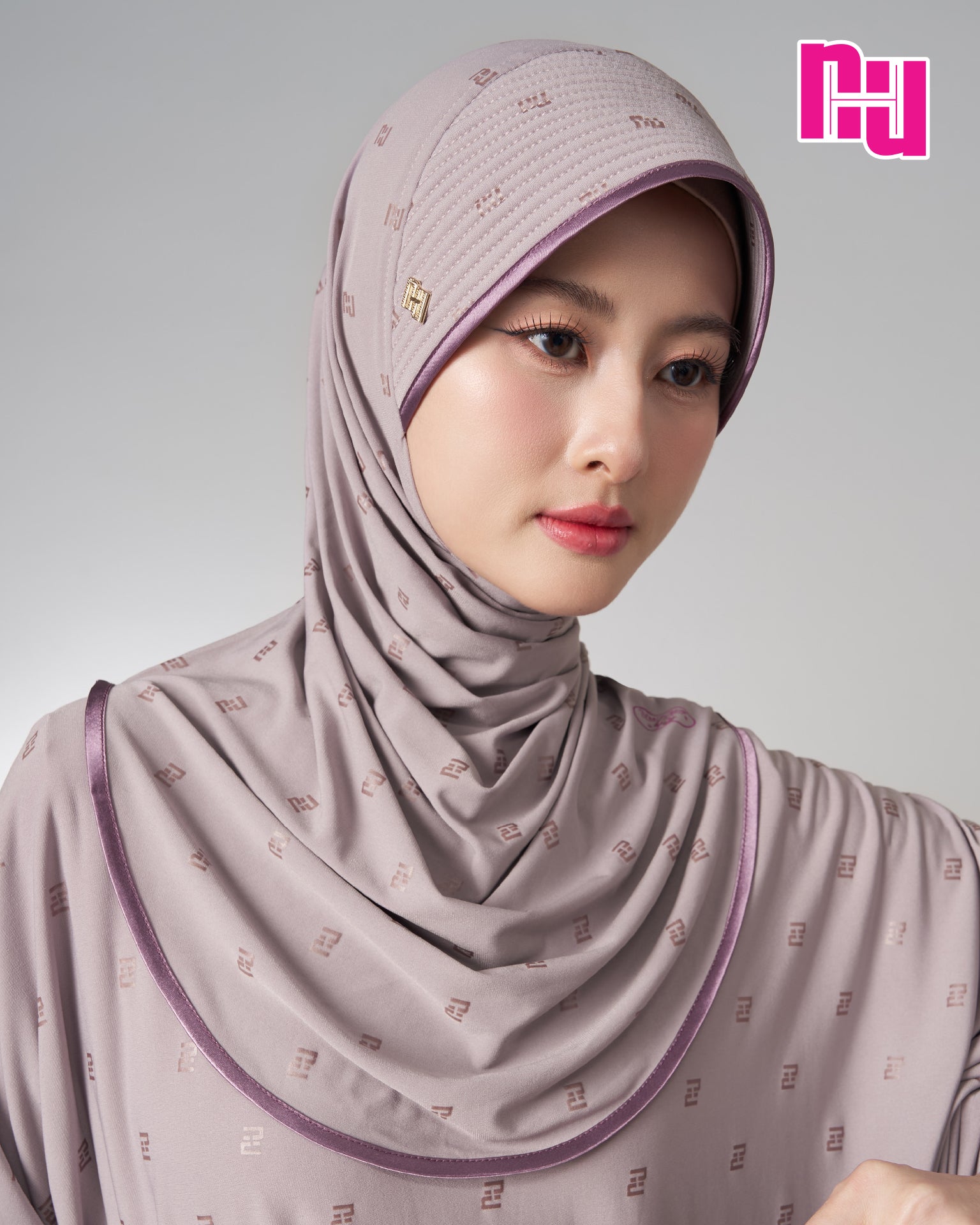 NUH BLACK Ready-to-wear hijab – Straight foam padding