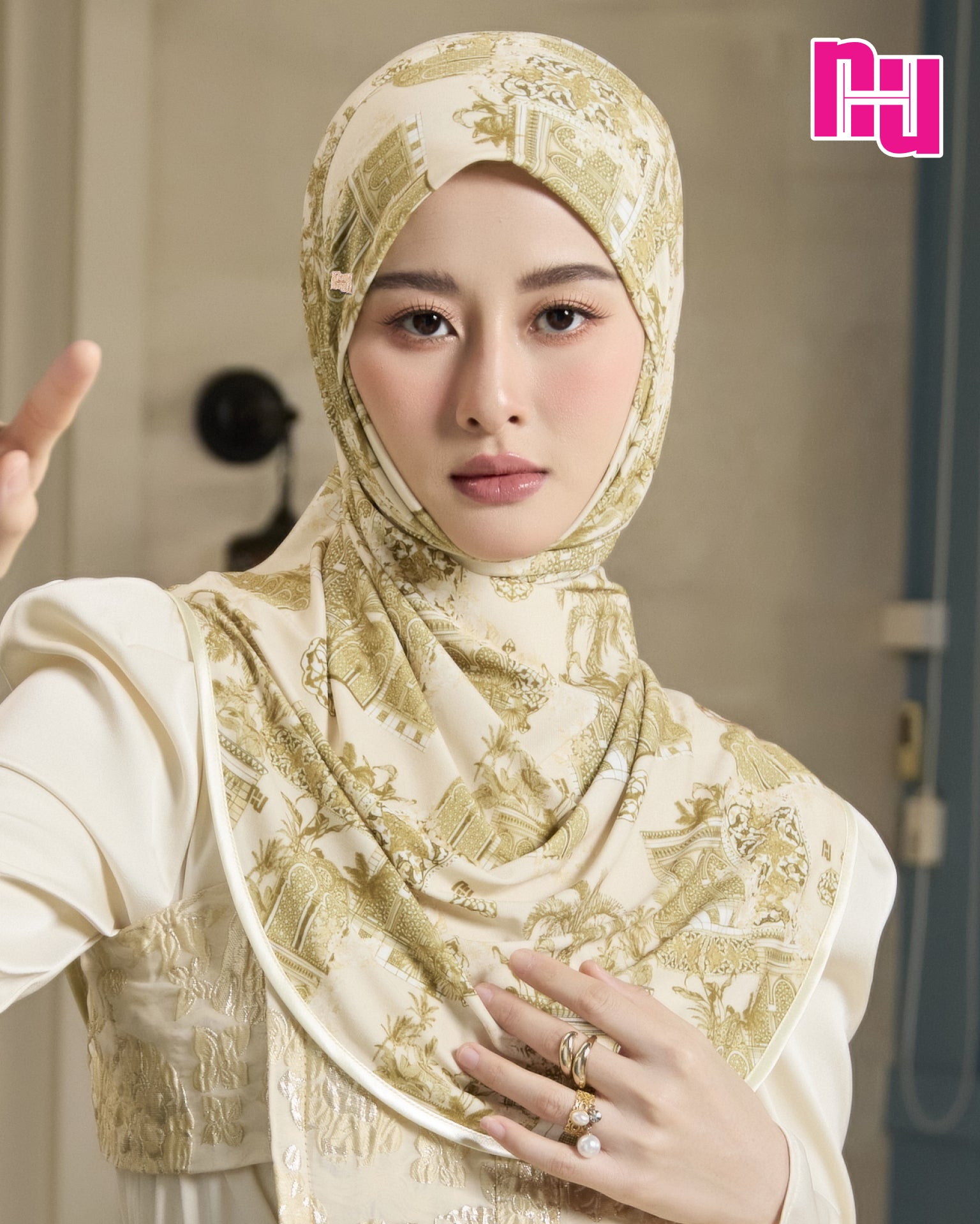 NUH THANA ผ้าคลุมสวมสำเร็จ – ทรงตาลากง