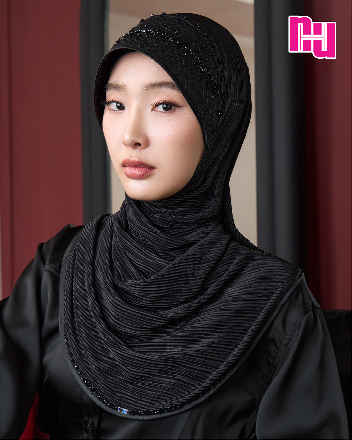 NUH LOVE CHAIN FOILED PLEATED OMBRE - Ready-to-wear hijab embellished with crystal pearls, sponge-padded grid style
