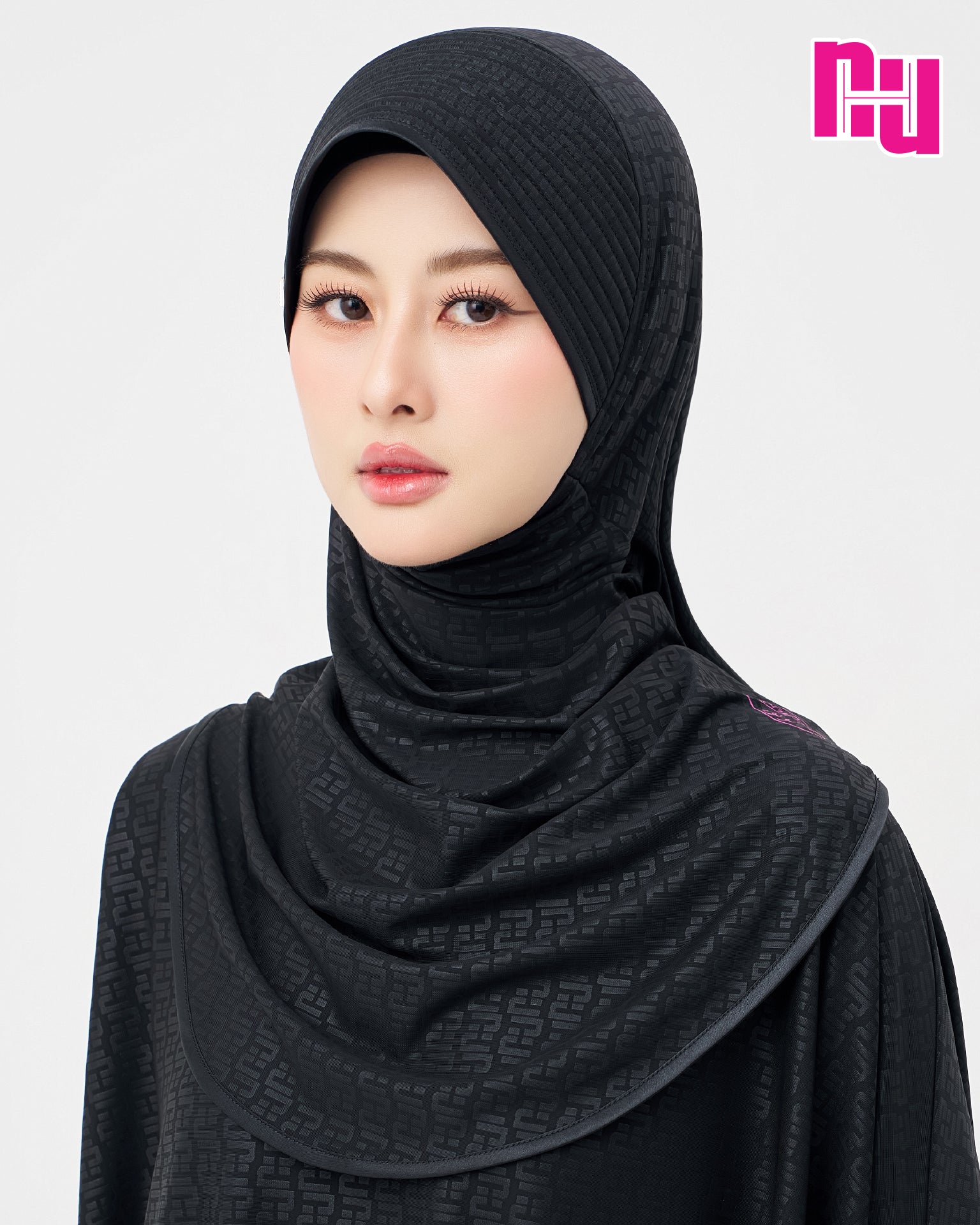NUH MONOGRAM ผ้าคลุมสวมสำเร็จ – ทรงฟองน้ำตรง