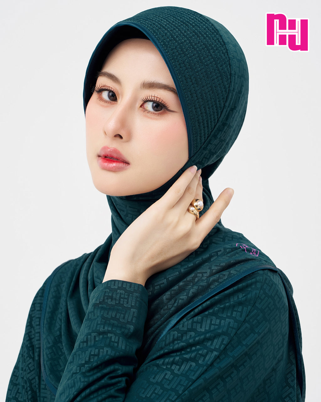 NUH MONOGRAM ผ้าคลุมสวมสำเร็จ – ทรงฟองน้ำตรง