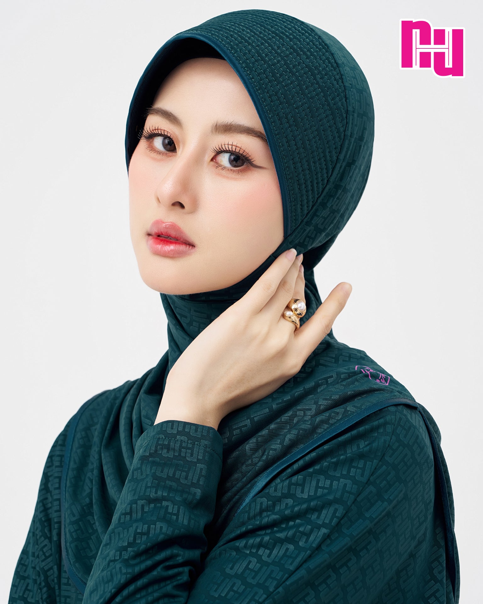 NUH MONOGRAM ผ้าคลุมสวมสำเร็จ – ทรงฟองน้ำตรง