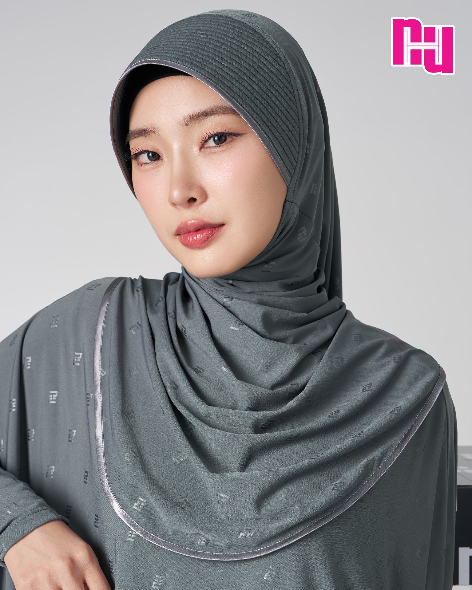 NUH BLACK Ready-to-wear hijab – Straight foam padding