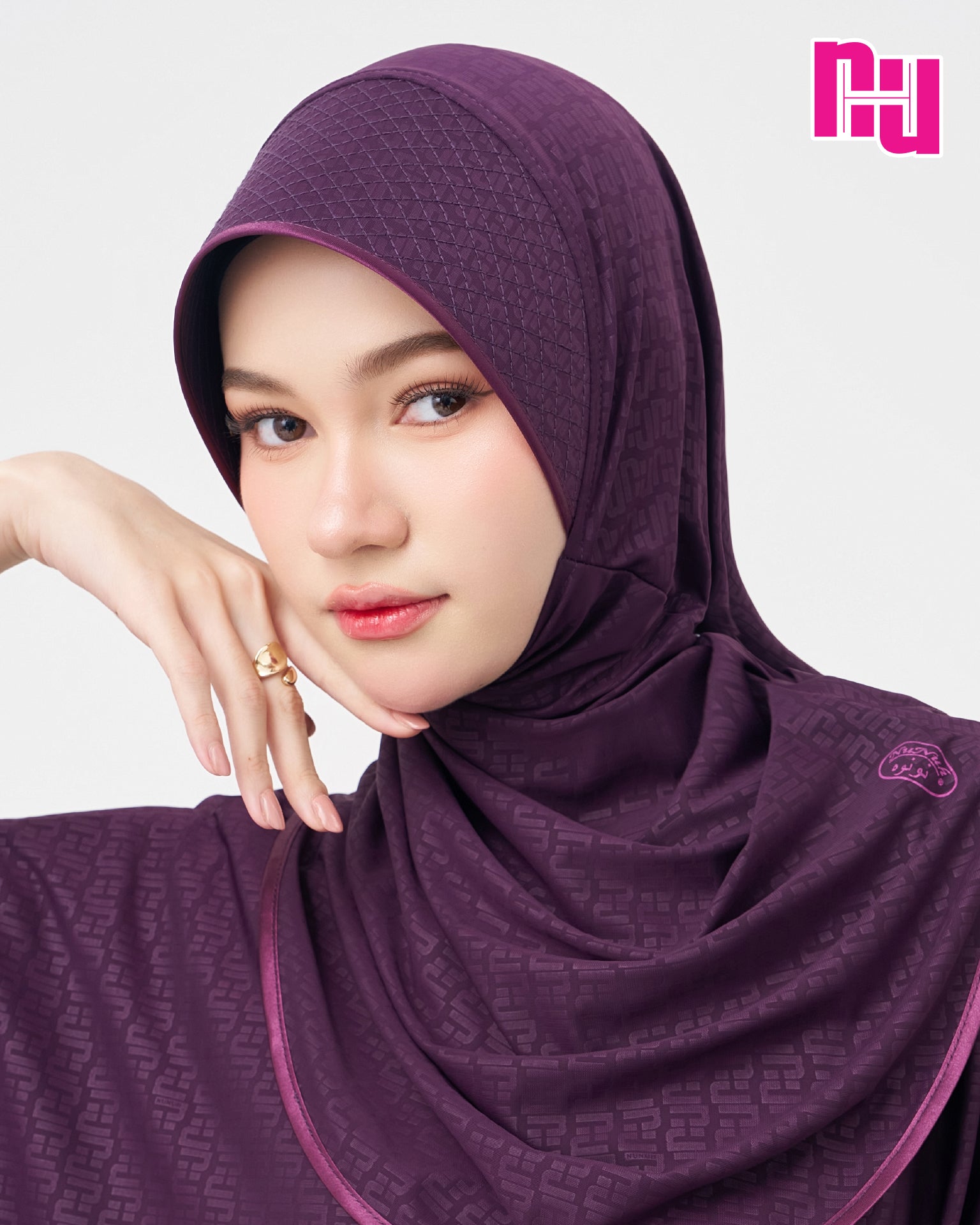 NUH MONOGRAM ผ้าคลุมสวมสำเร็จ – ทรงฟองน้ำตรง
